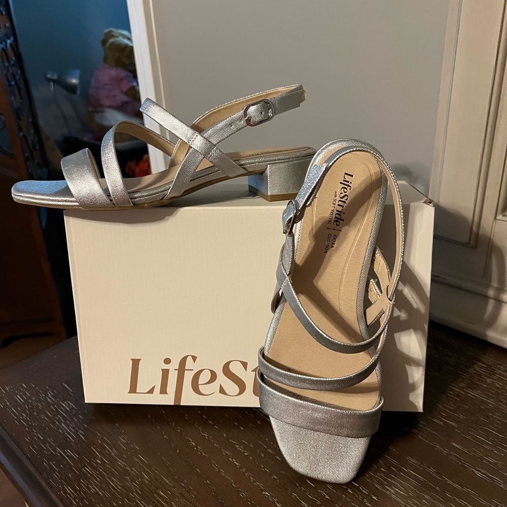 Life Stride Women's Metallic Silver Sandals